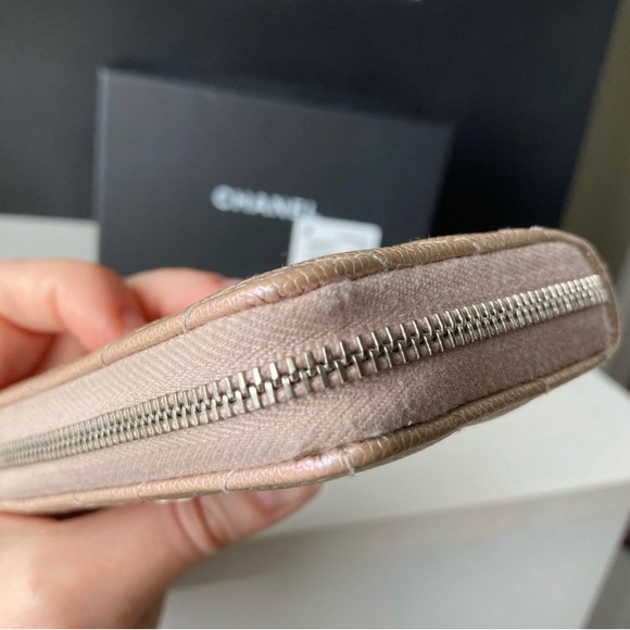 Chanel 17b rose gold zippy card holder wallet - Picture 4 of 9